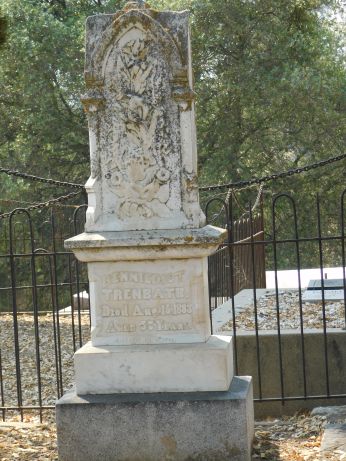 [Picture of Benedict Trenbath grave]